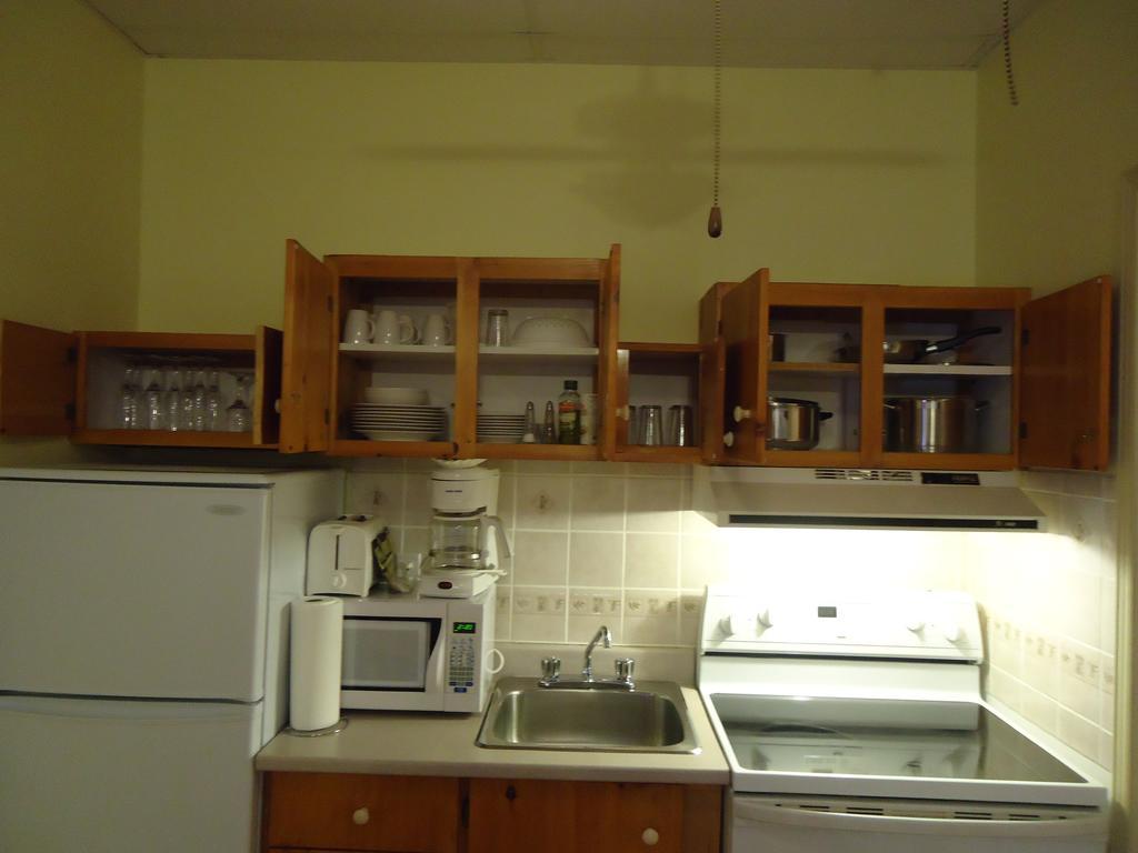 Auberge Familiale La Veranda Труа-Ривьер Номер фото
